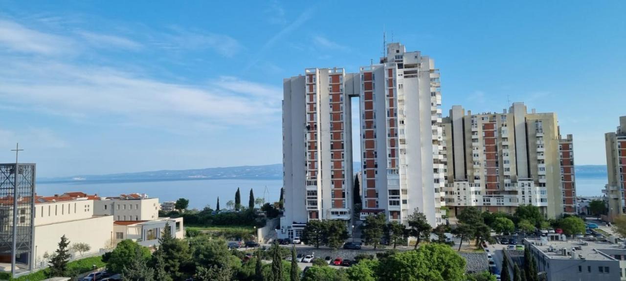 Erca * Split